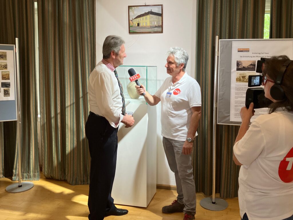 Feierliche Präsentation des keltischen Gefäßes, Museumspräsident Friedrich Quirgst im Interview mit TV21